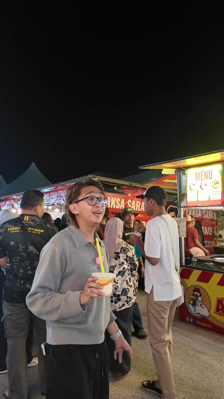 @Apom Yang Menekan