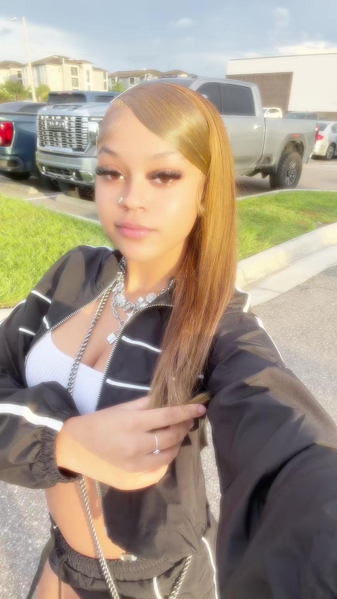 @doll .