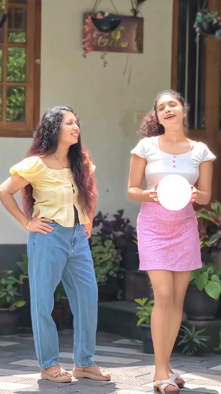 @Neeruttyy_Chinuttyy