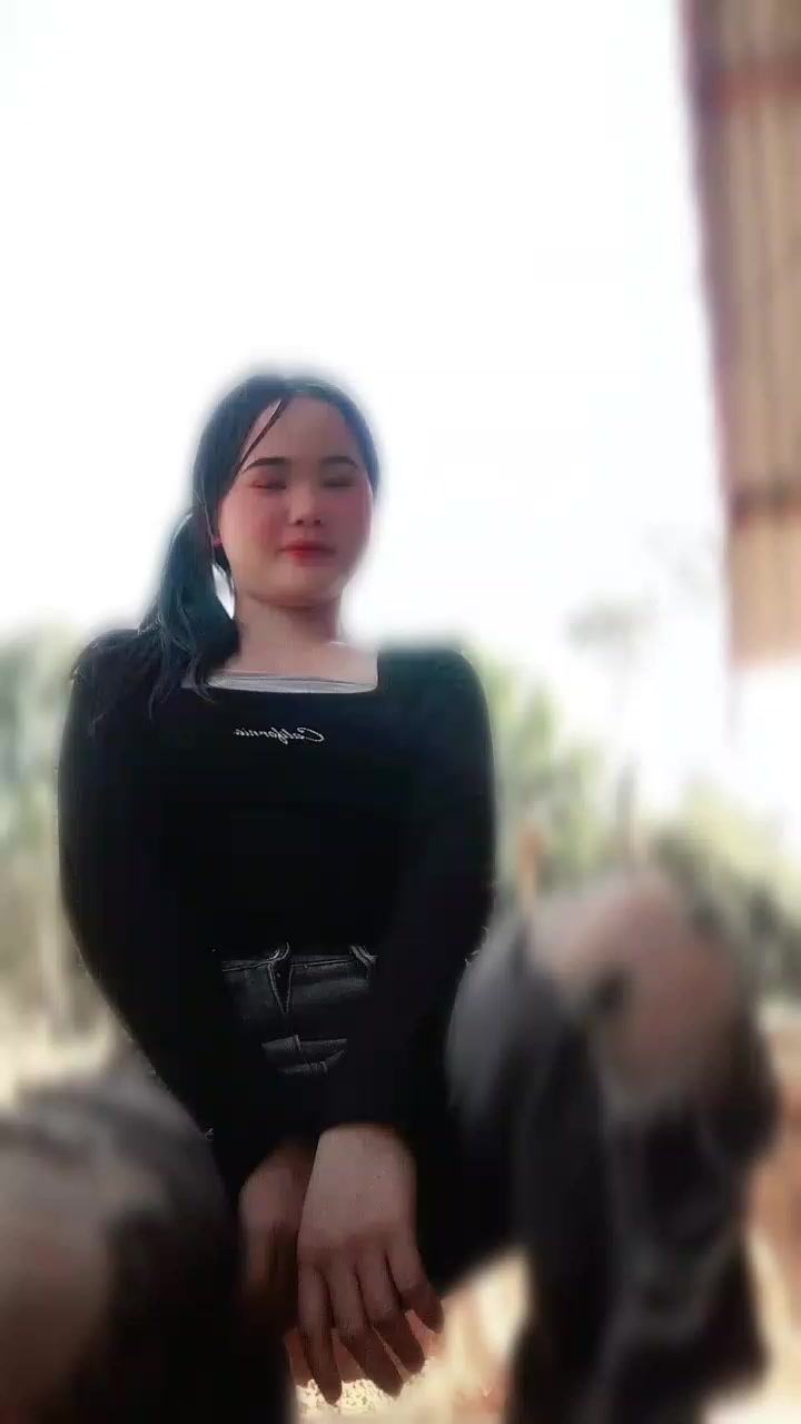 @ນາງນາ ຊົງ