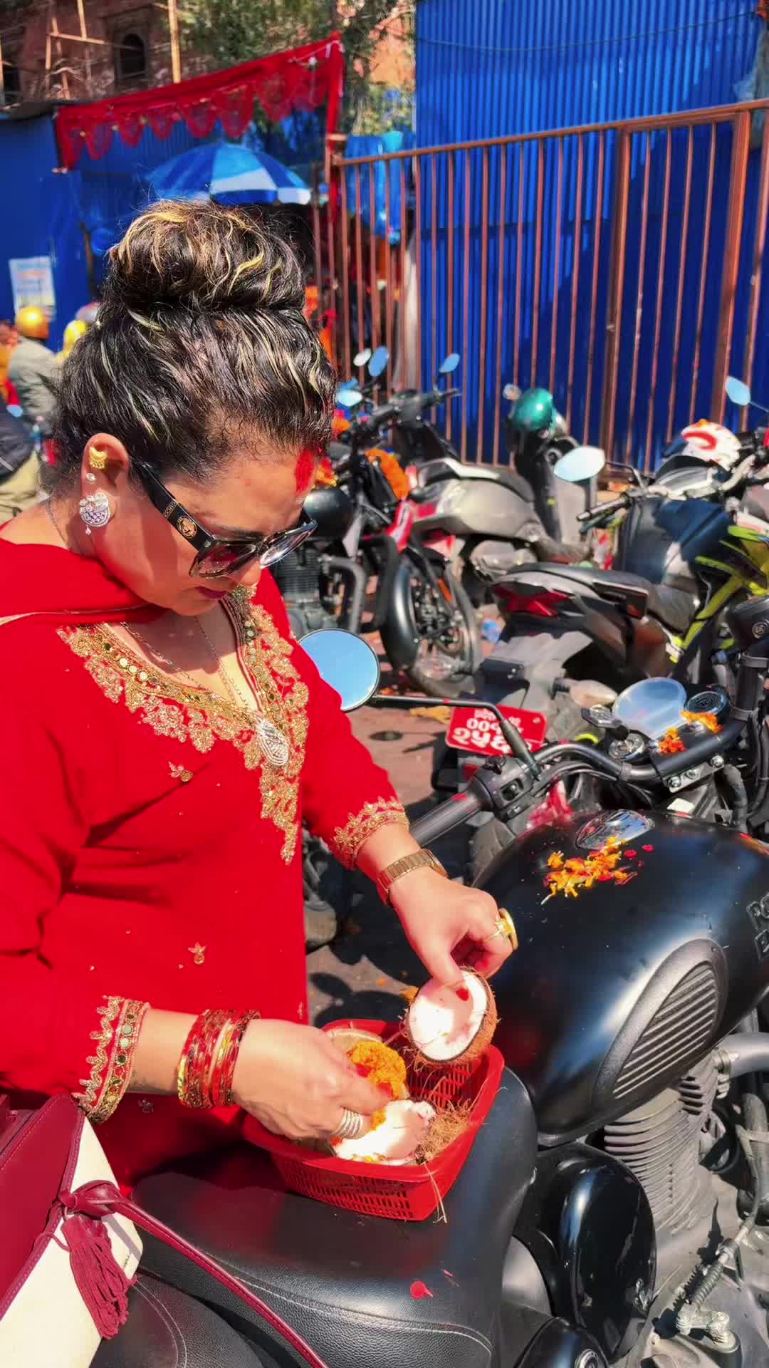 @🧿Divya thakuri 🧿( designer )