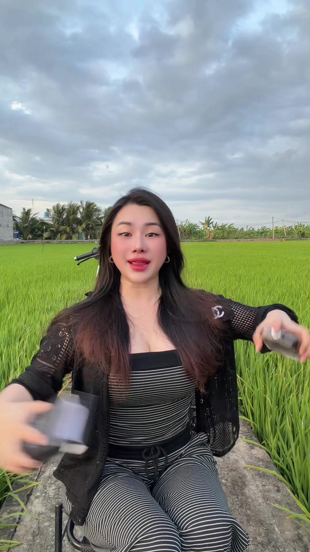 @Ho&agrave;ng Yến