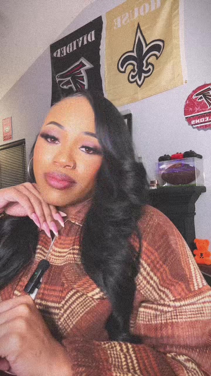 @thechelseasimone