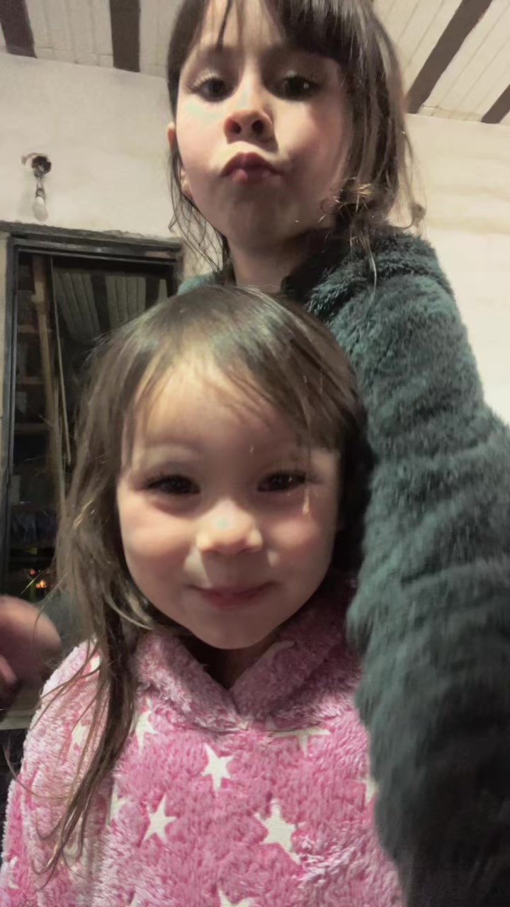@Estela y Mia Maciel sanchez