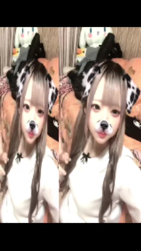 @>ᴗ<