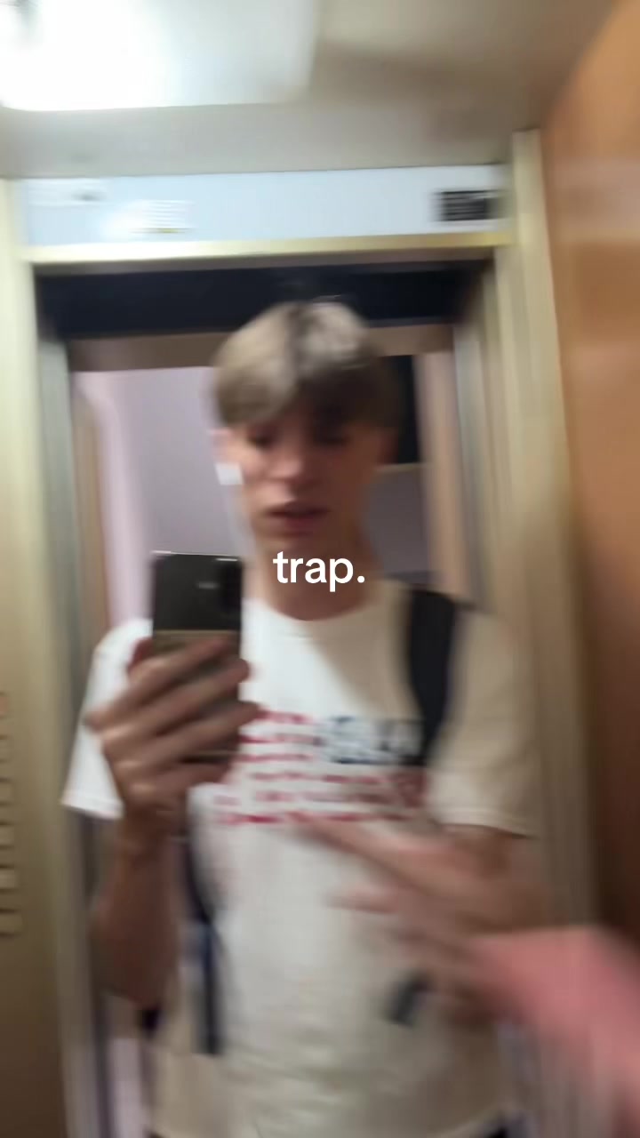 @Reskyu