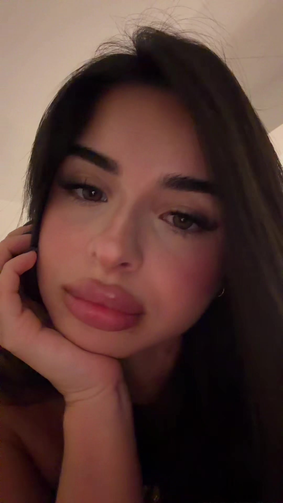 @vickyguez