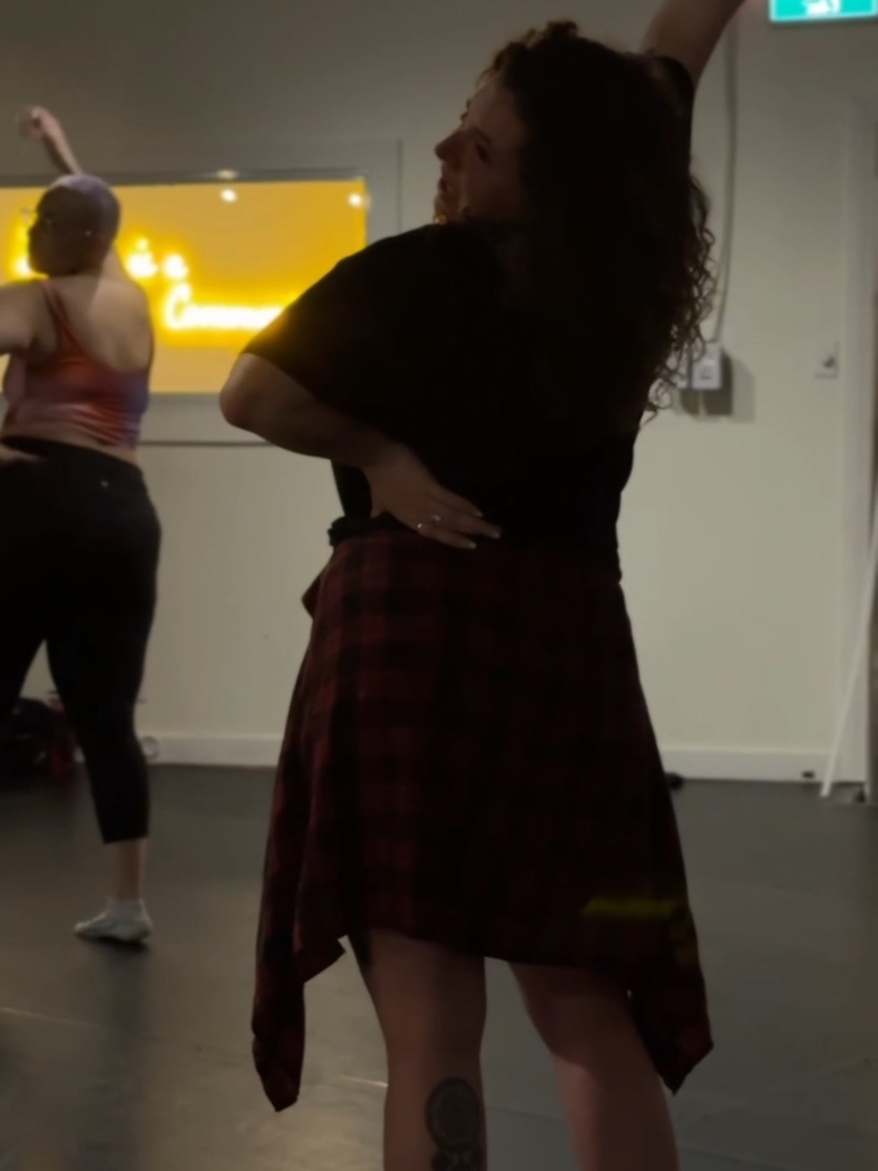 @a.girl.and.her.curls