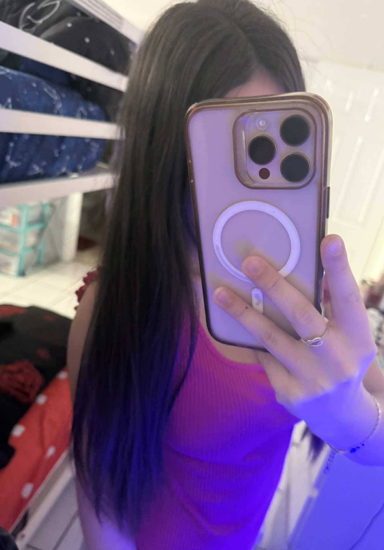 @dani_>l<