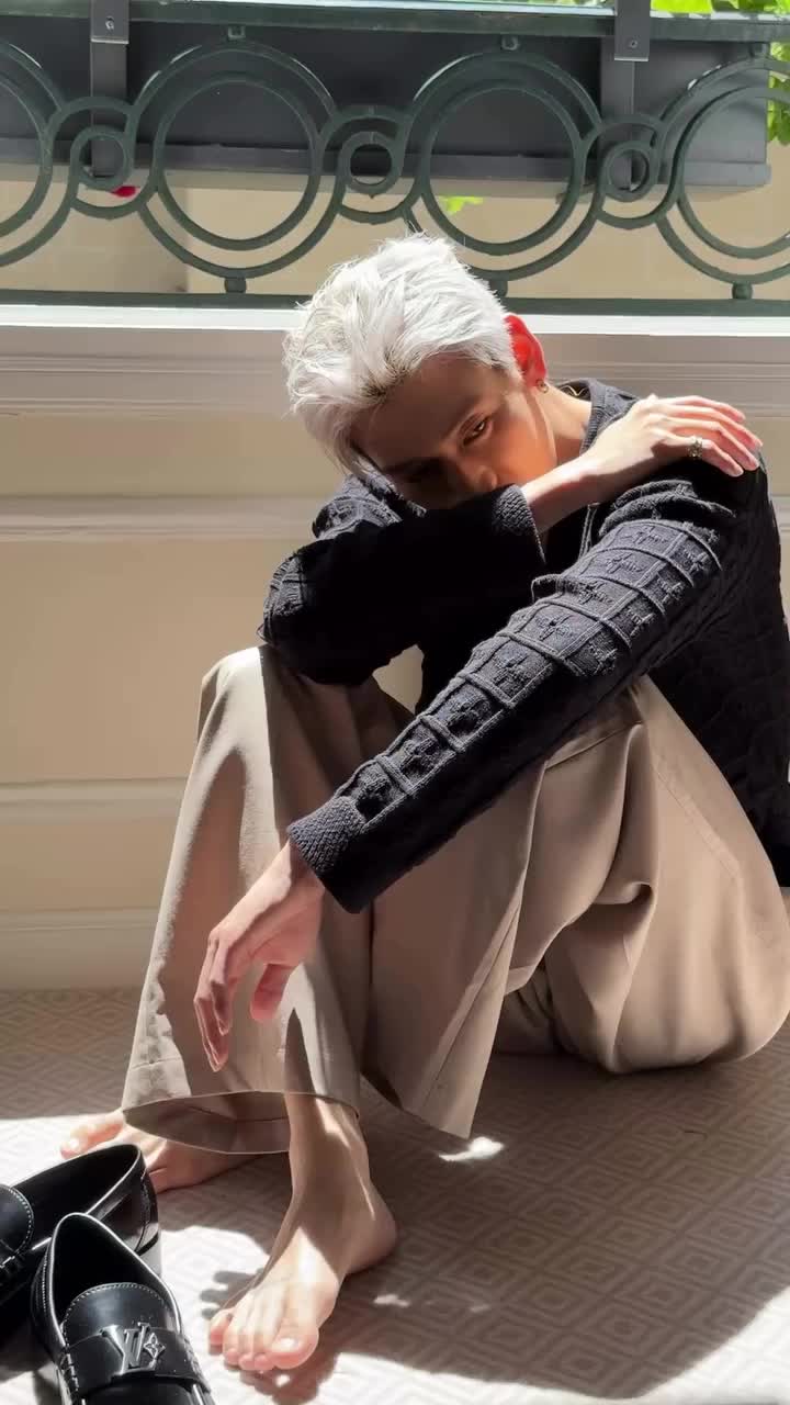 @😇 ∋∈ ℍ𝔸𝕃𝕆 11:11 ❤️🖤