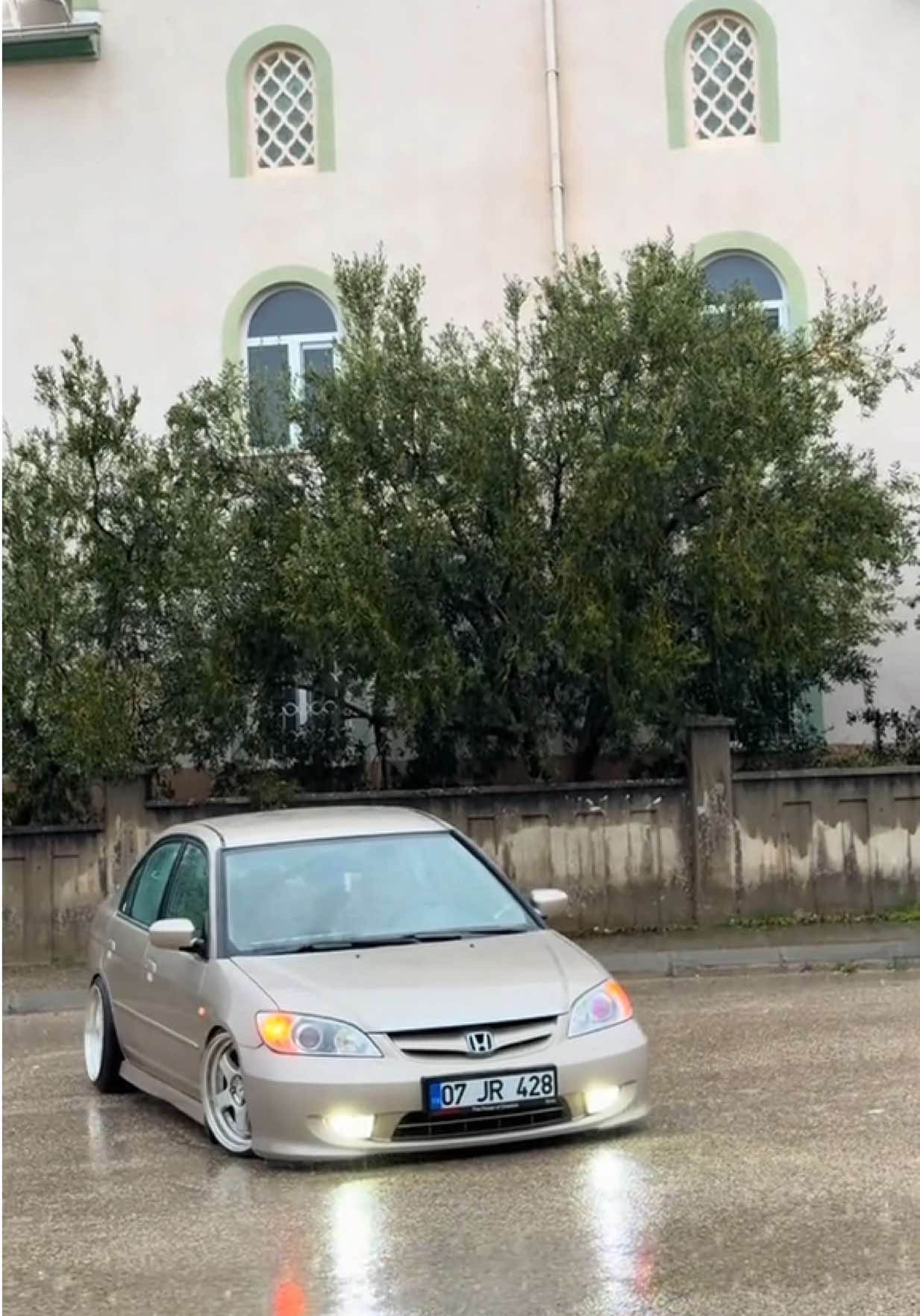 @hakanesref_