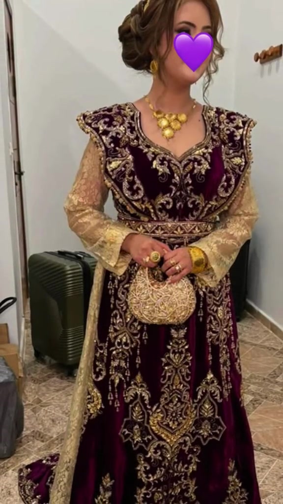 @lalaelamira