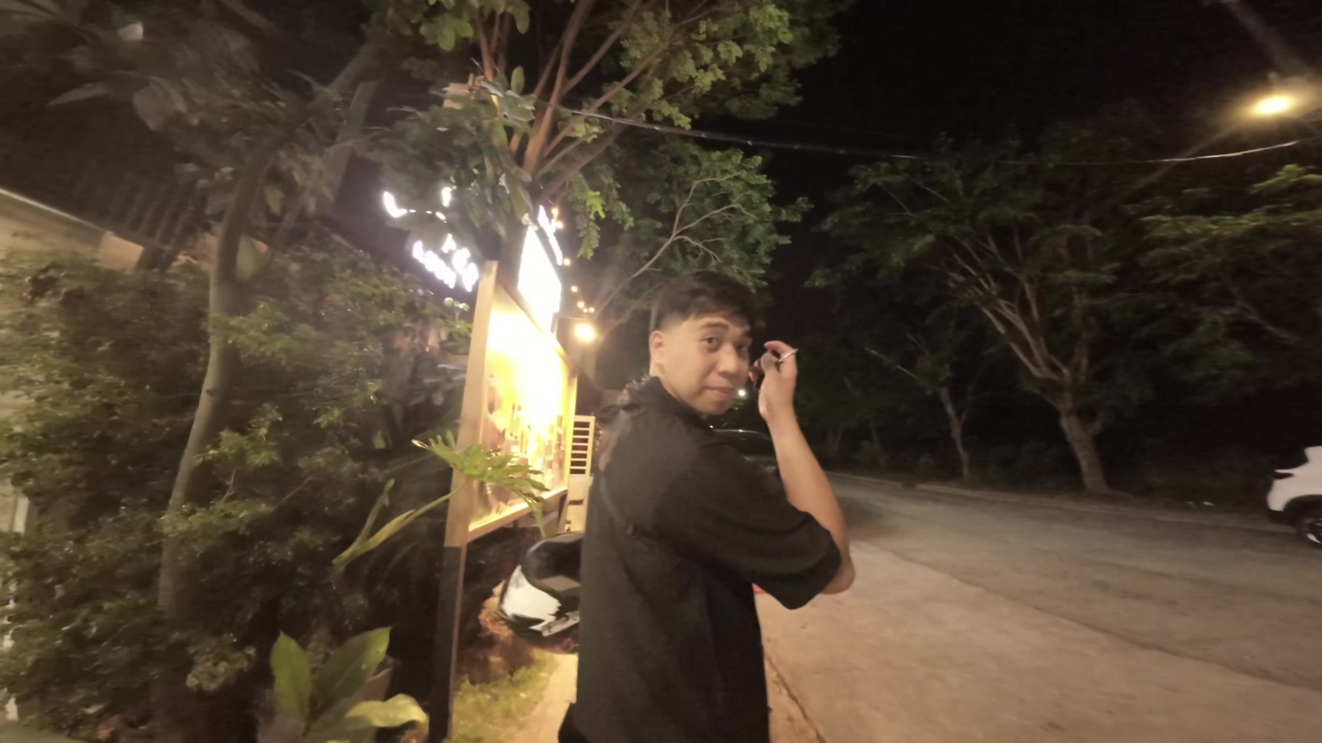 @Rj