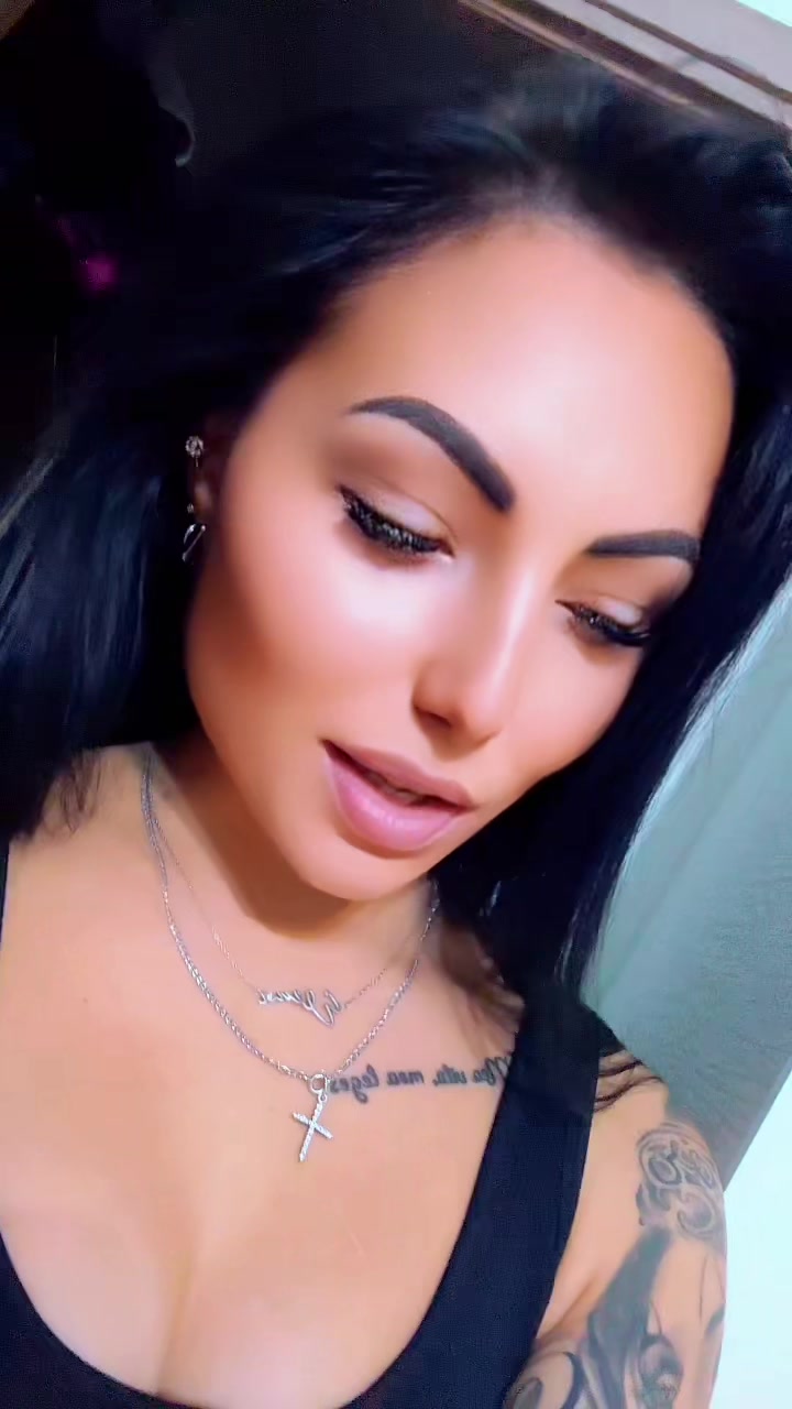 @Helen 🖤