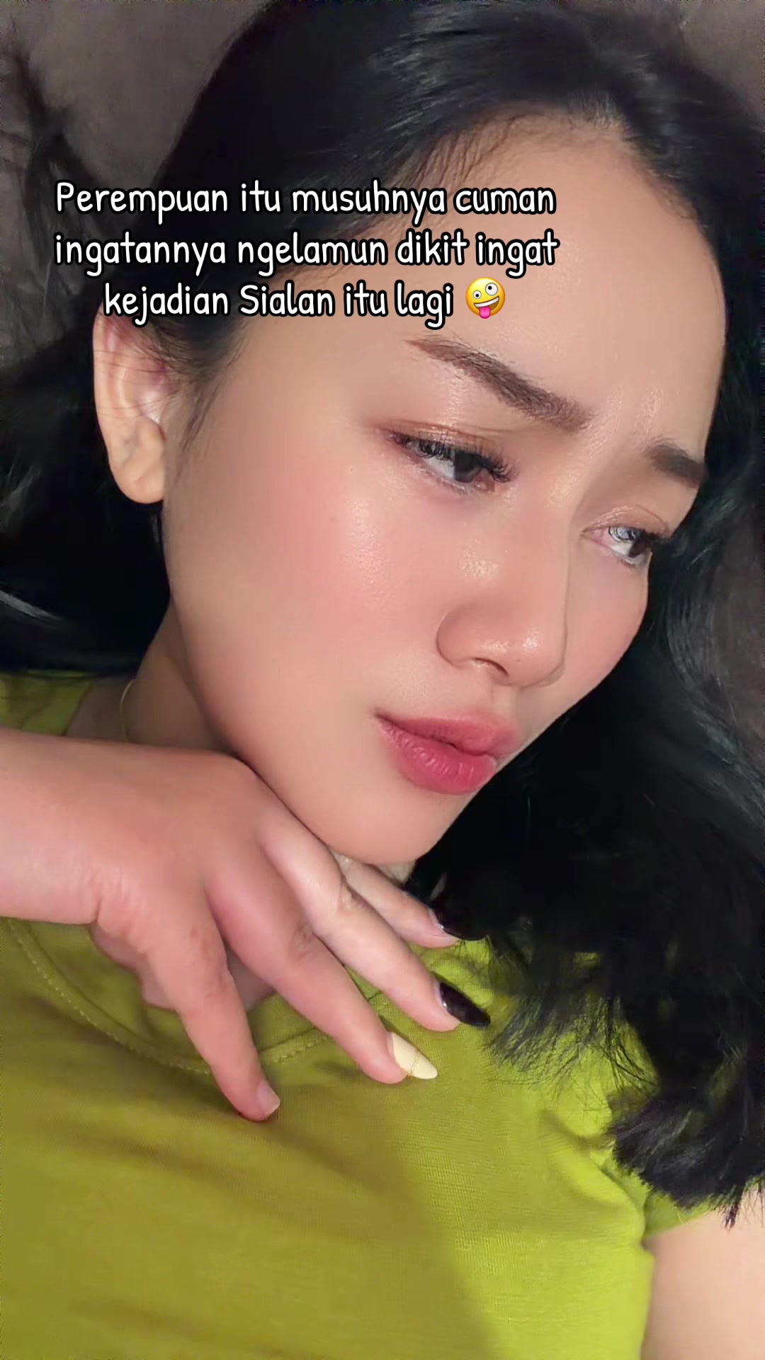 @Momy Via 🦂