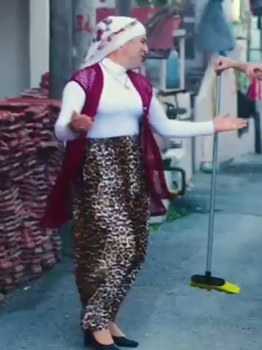 @_Komedi_Bartın oyuncusu