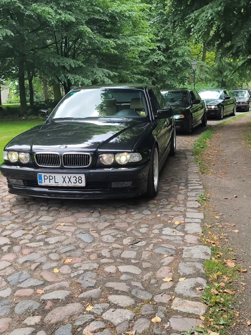 @Monia_E30
