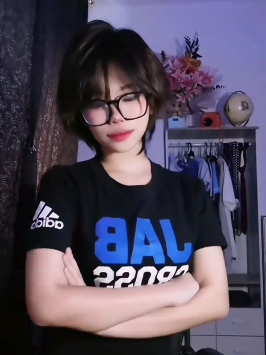 @༯