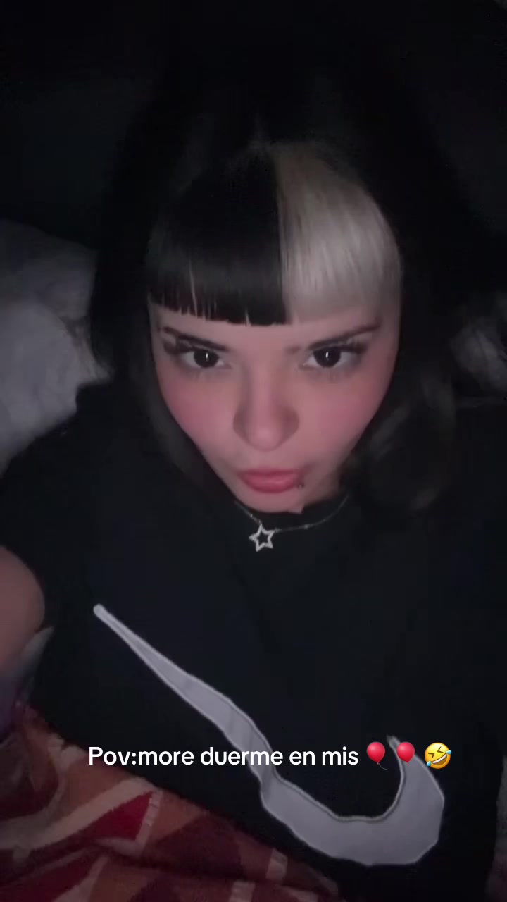 @Anaahii1