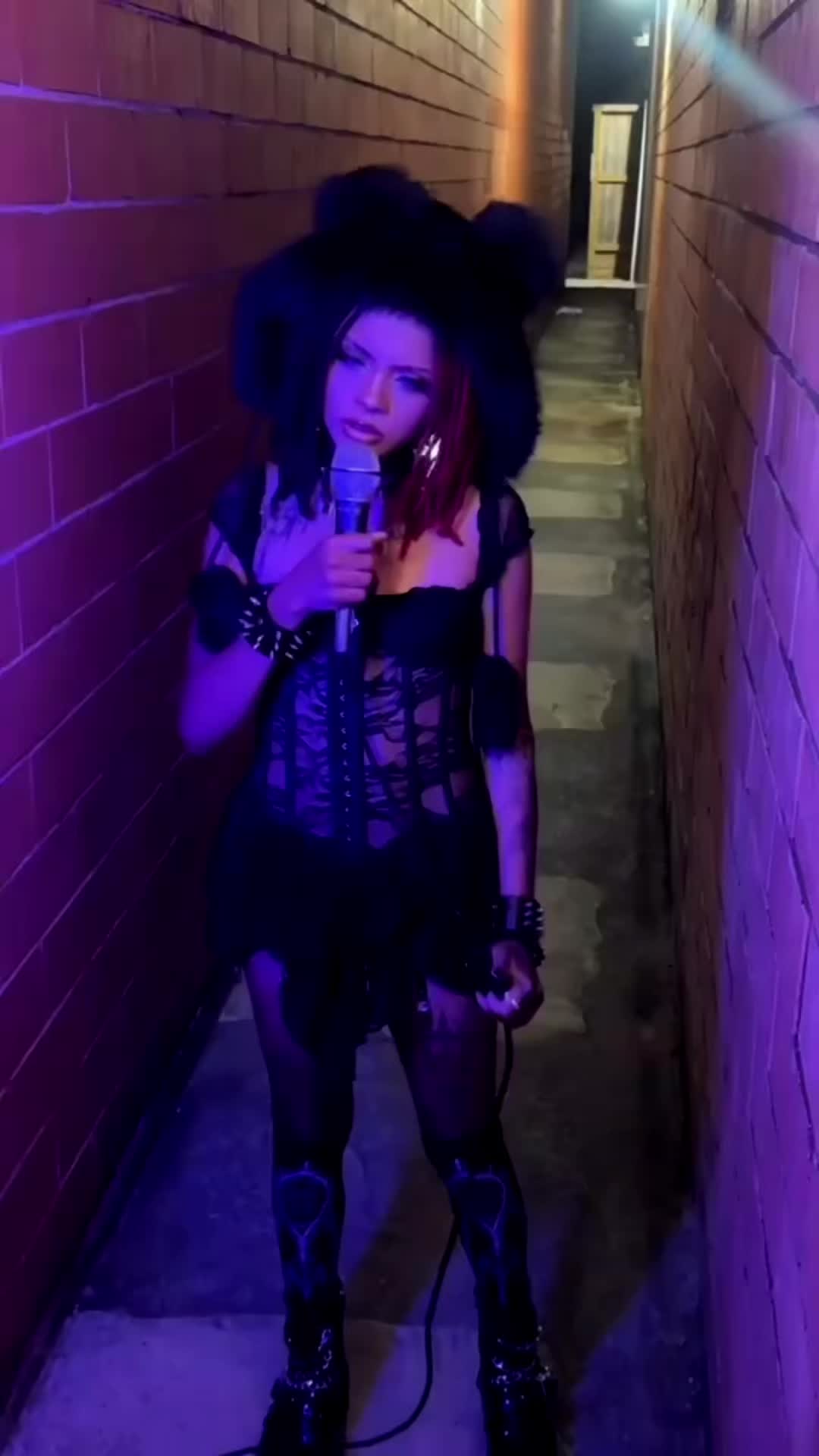 @Wensday The Vampire 🧛🏼&zwj;♀️