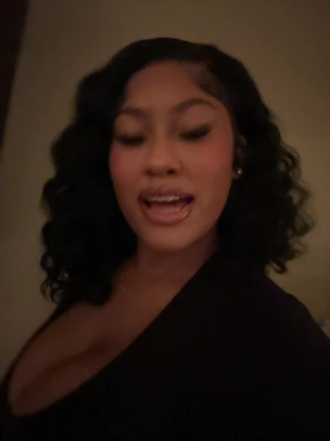 @laynexttdoorr