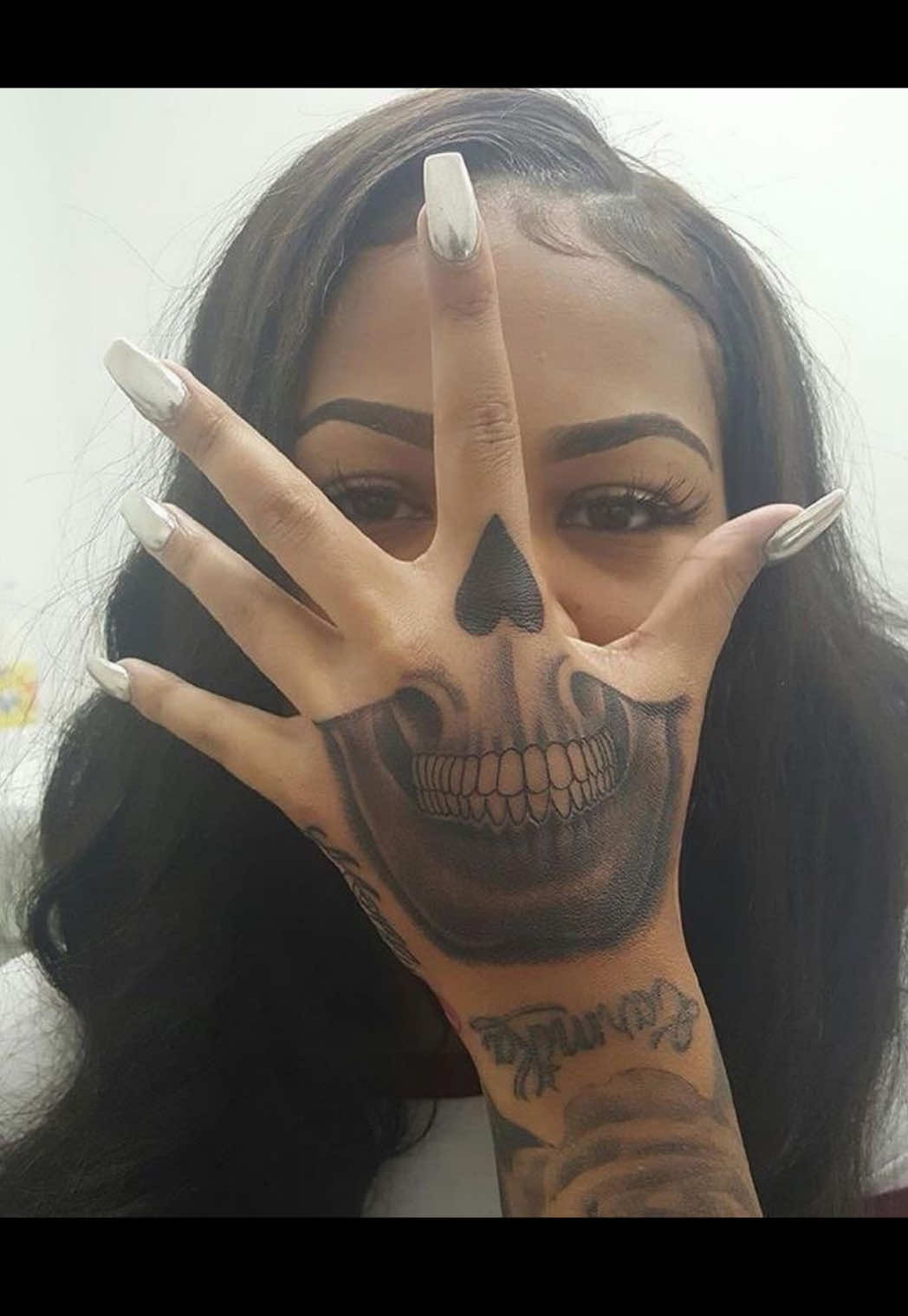 @￴￴