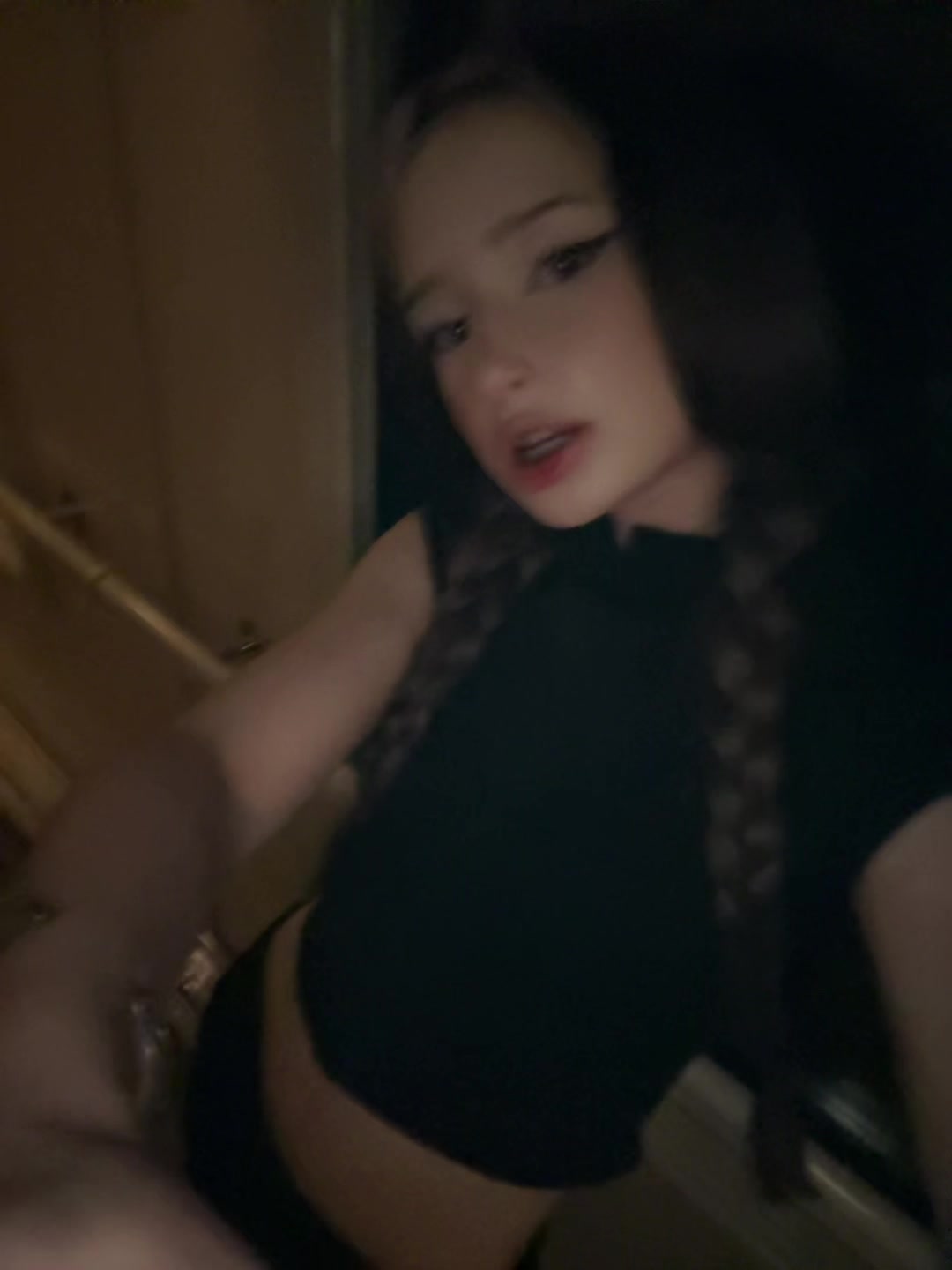 @Пчела