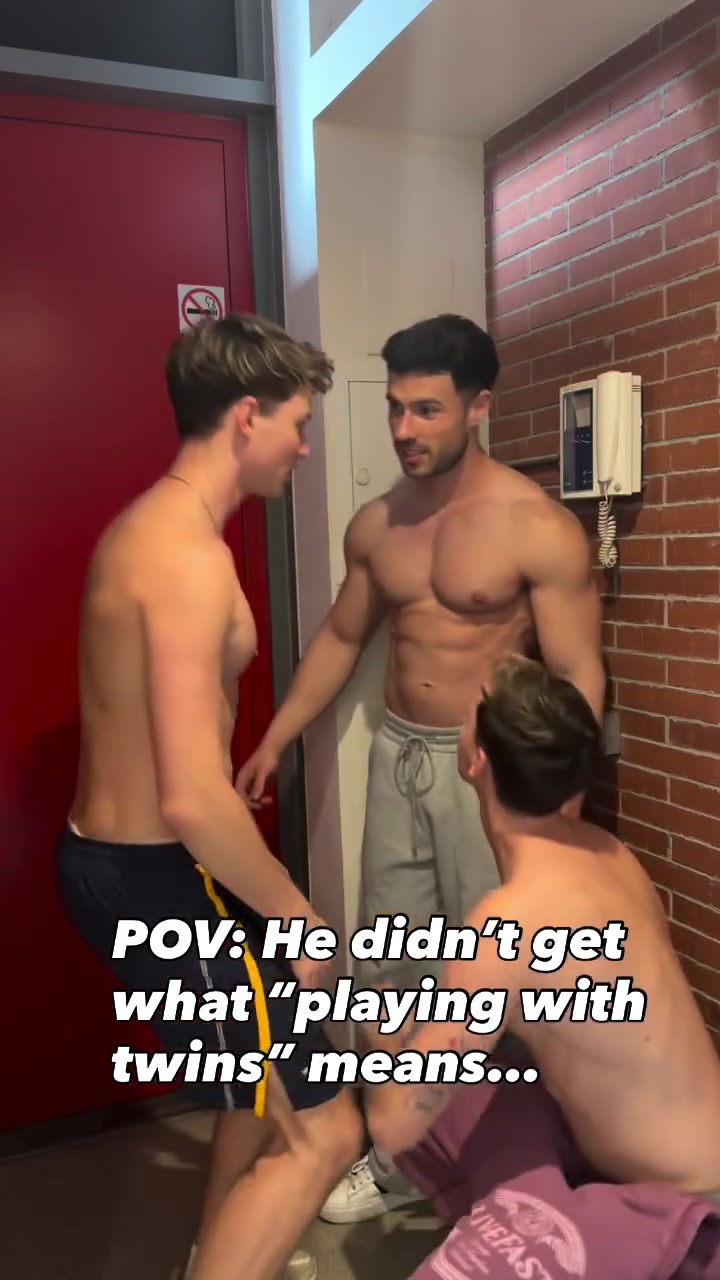 @Czechgaytwins1
