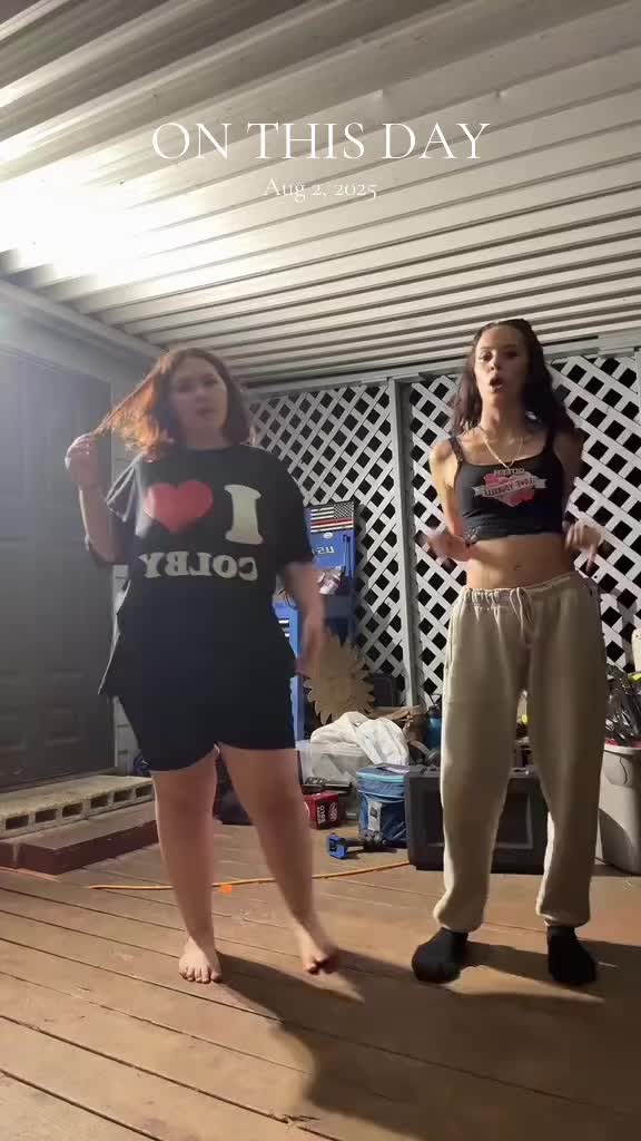 @𝐌