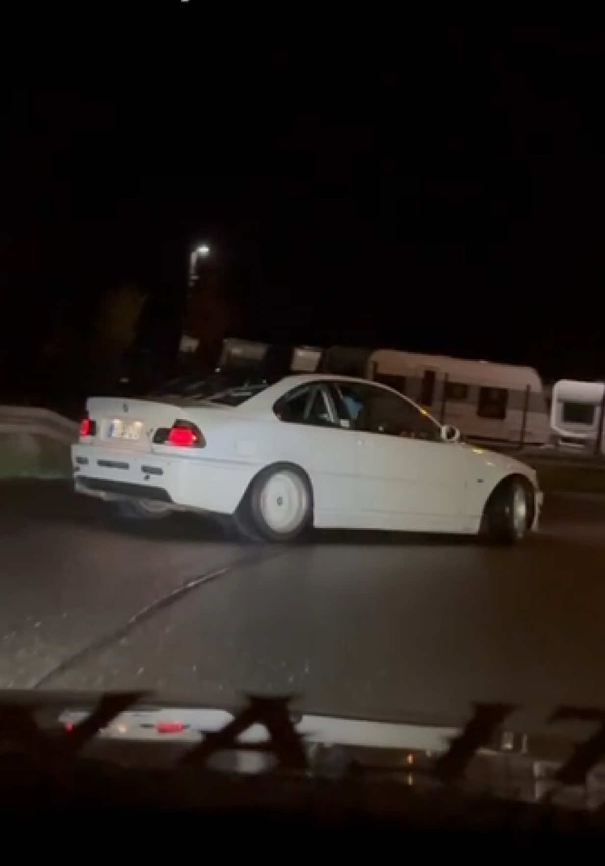 @LX_E46