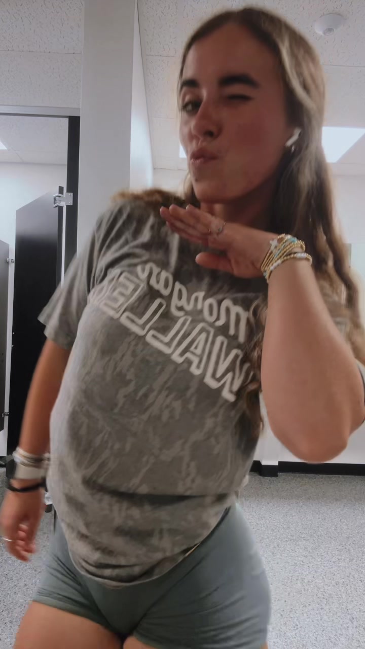 @Isabella