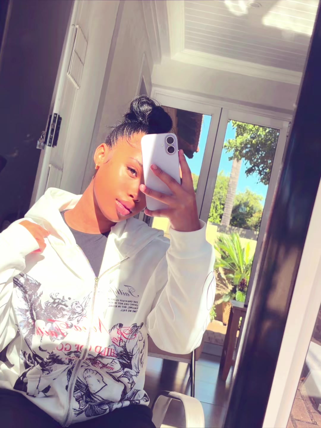 @deonique.xo