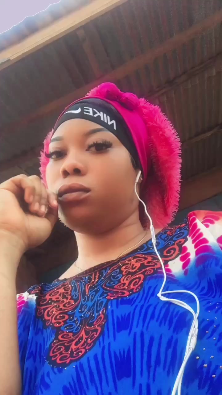 @Happy~Queen 🤘🦋
