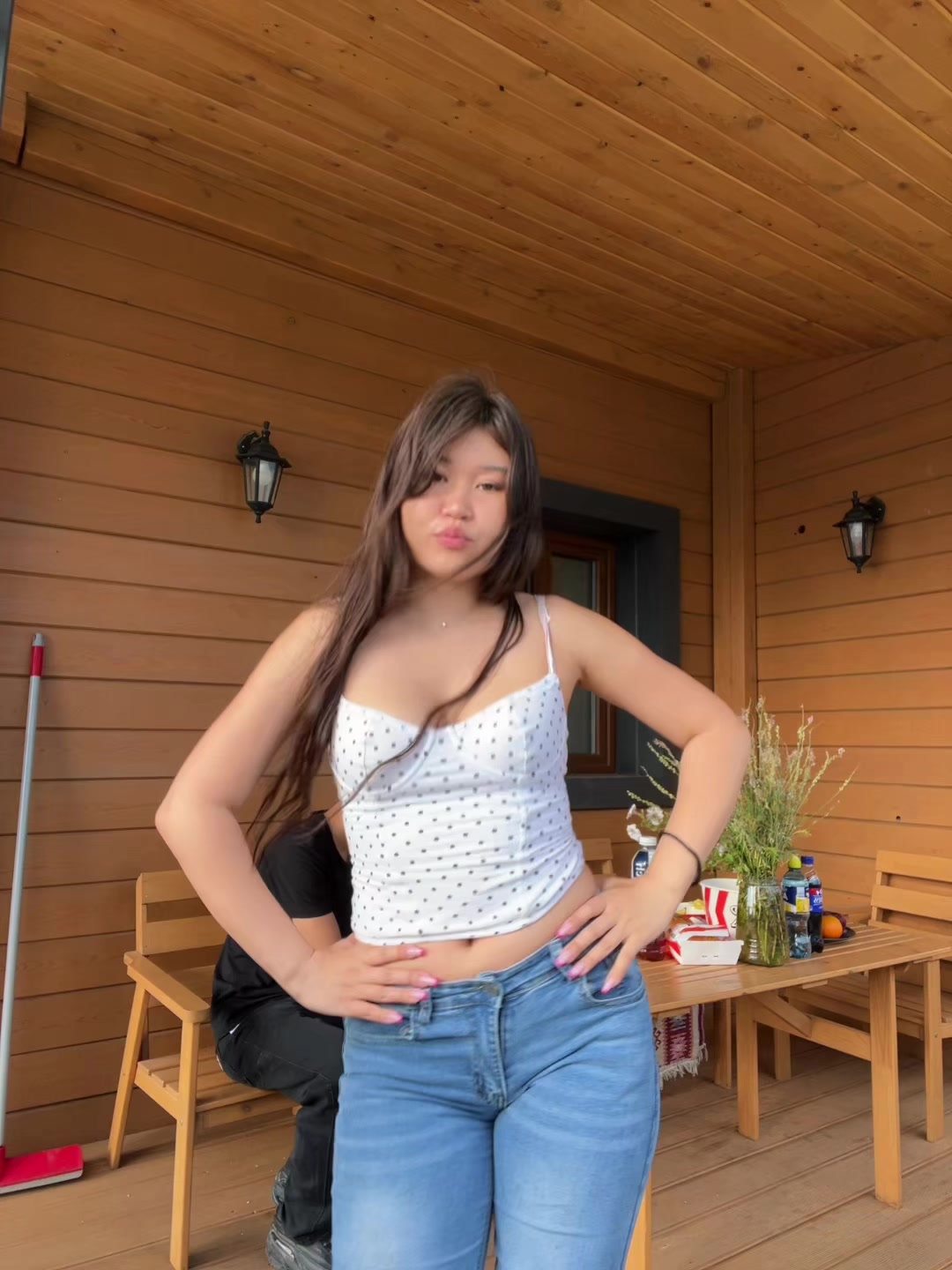 @098bv