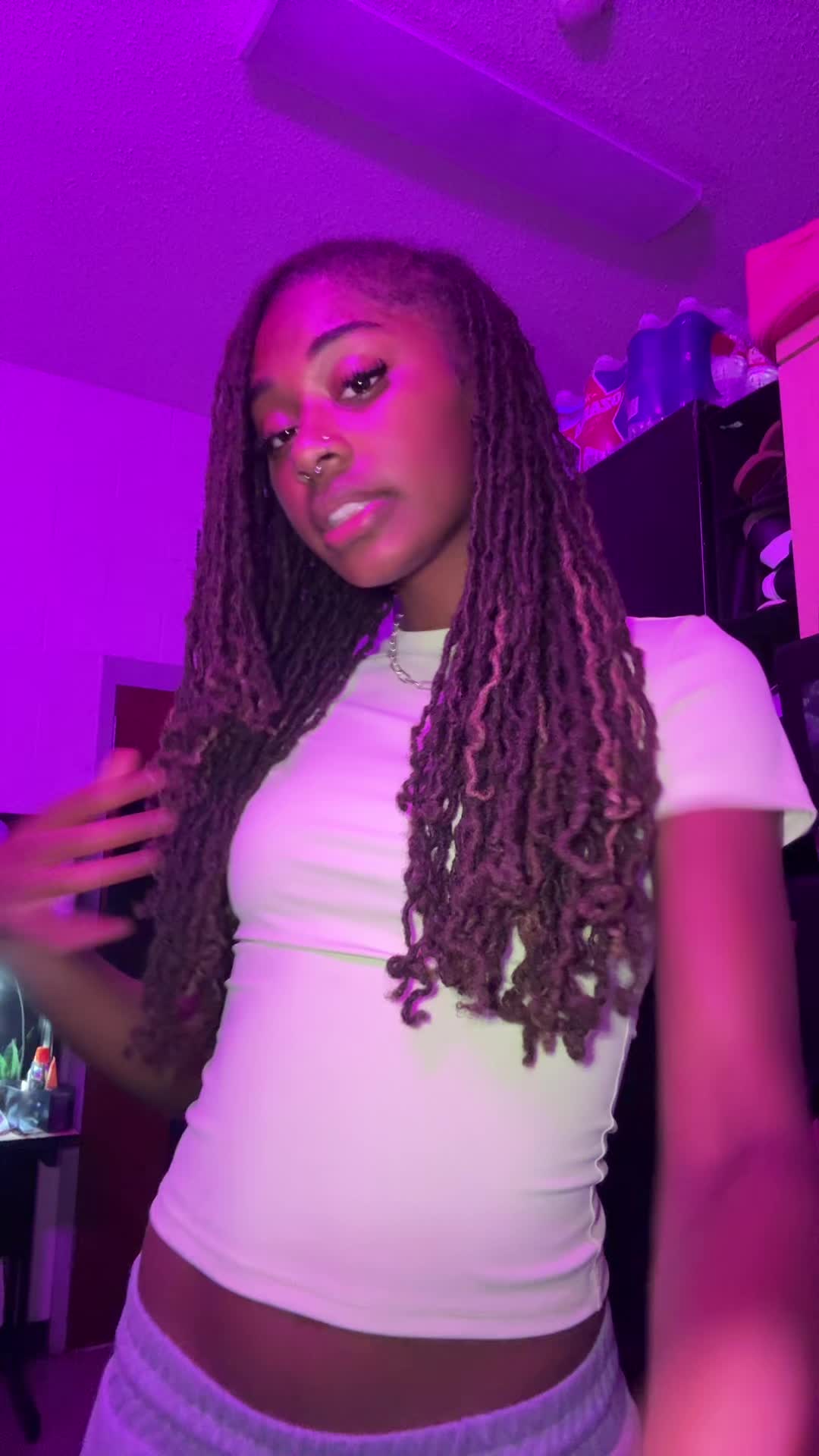 @prettylocgirly