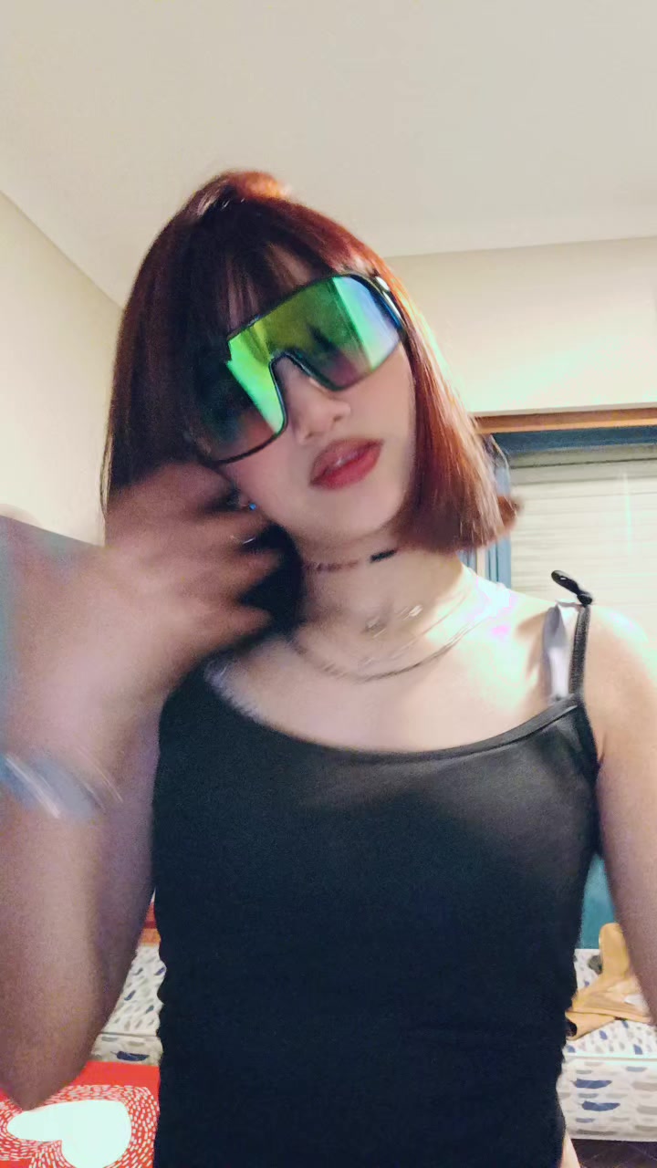 @....