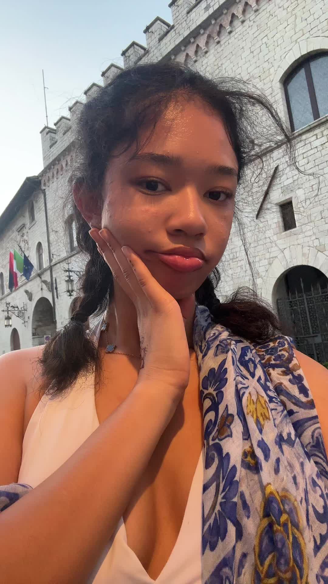 @𑣲𝐿