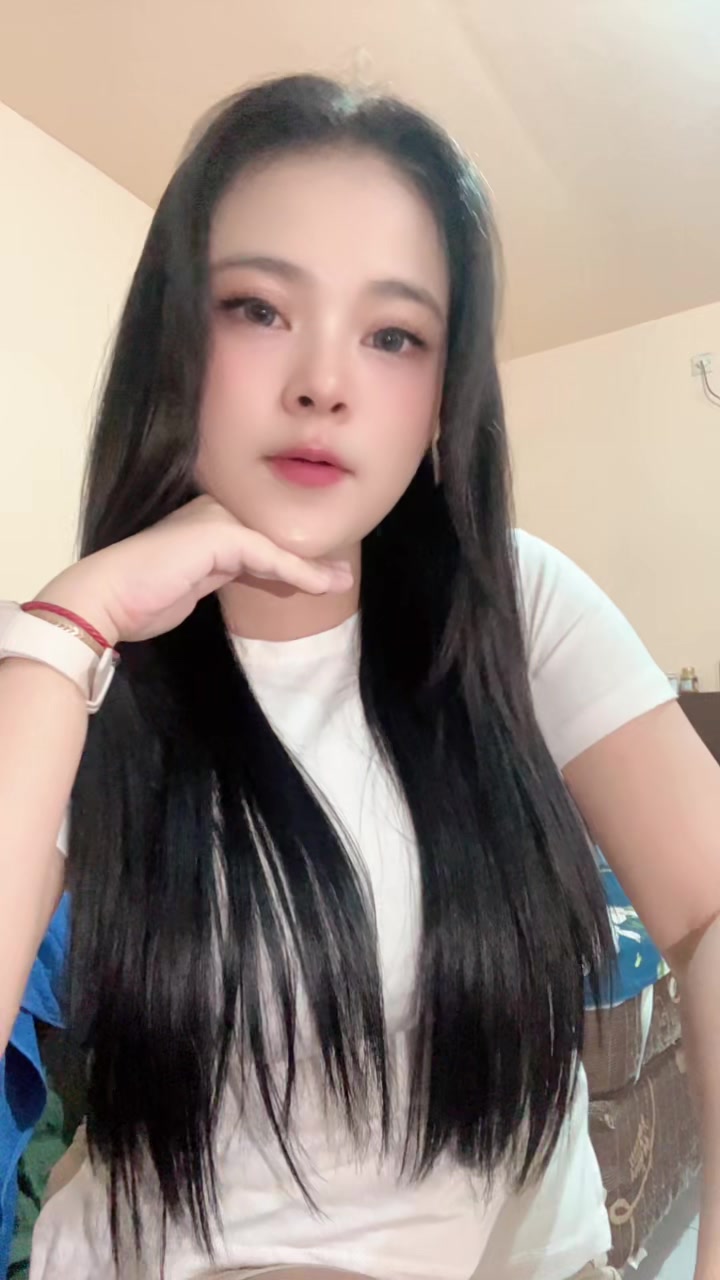 @Anggunamelya27