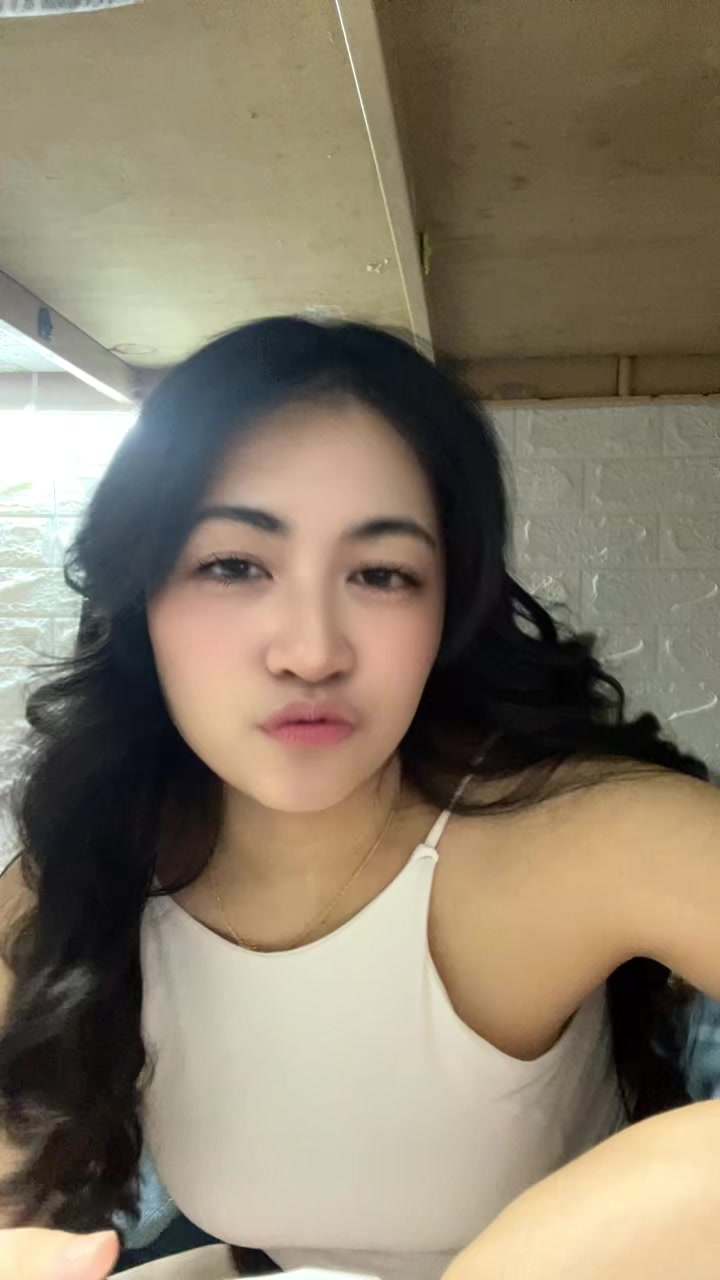 @莉娜
