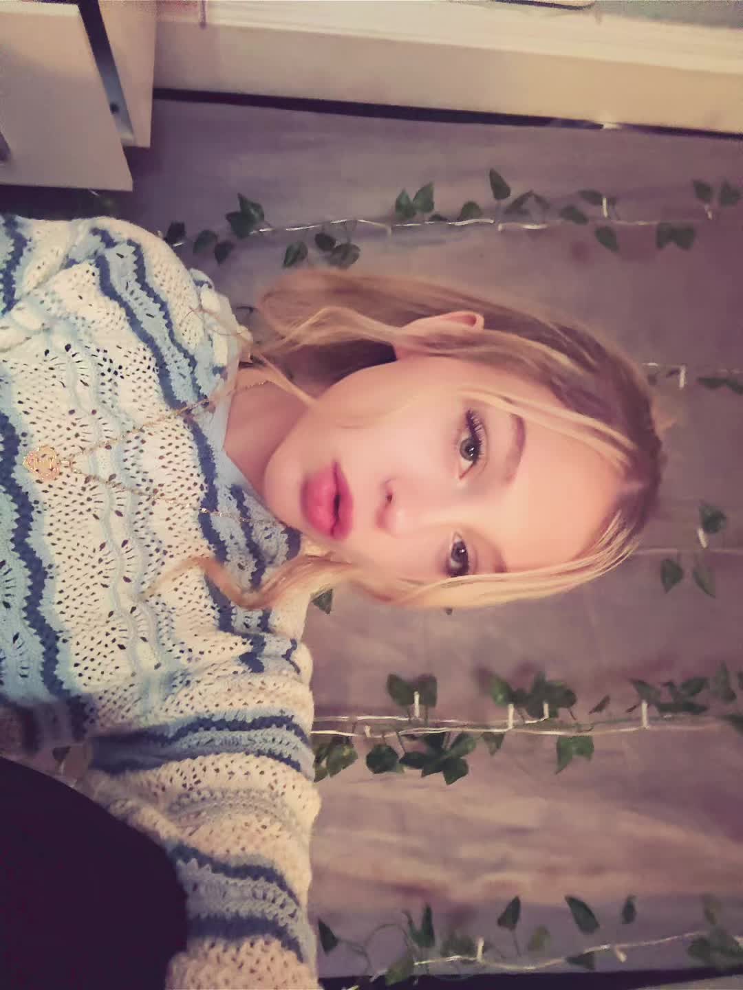 @-` 𝐄 𝐕 𝐄 𝐋 𝐘 𝐍 𝐍.🍂 ´-