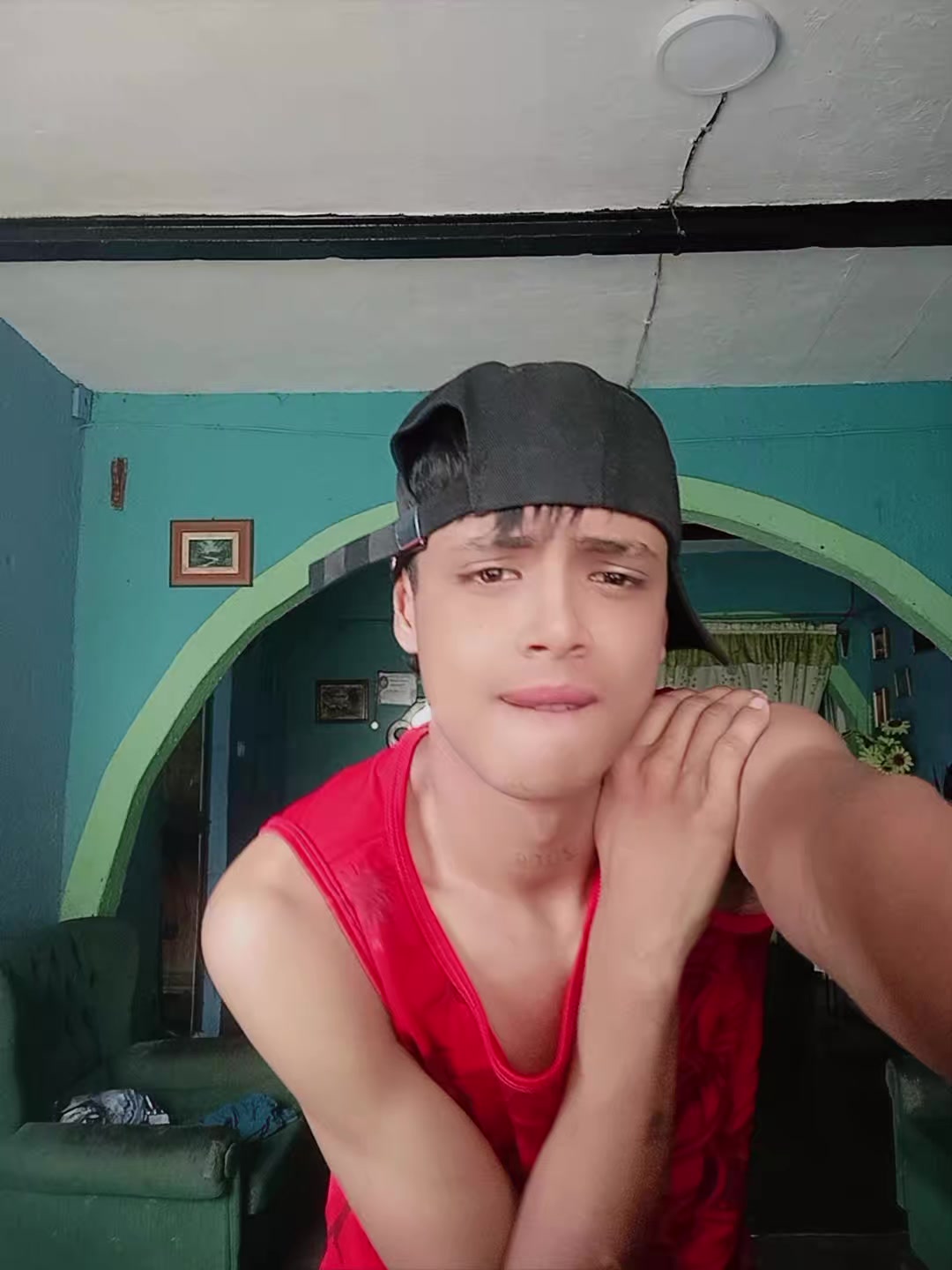 @🦍