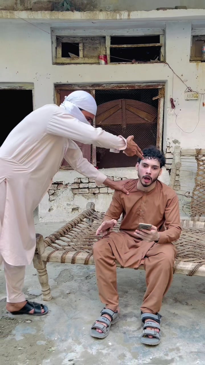@hasnainshahi_27