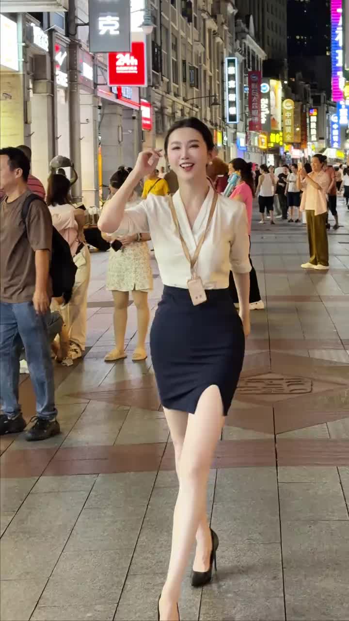 @Sally 雪莉 大笑笑