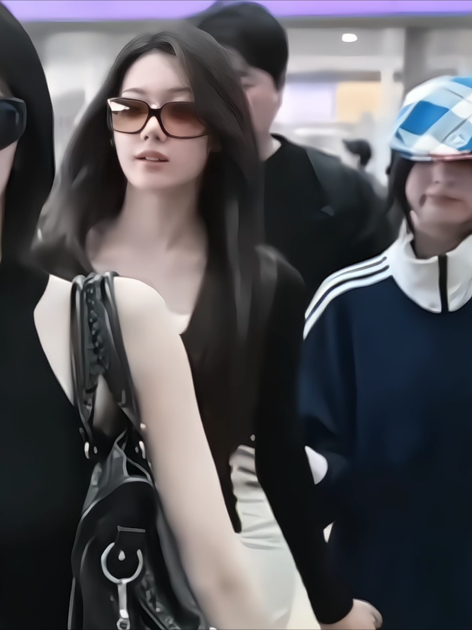 @ROYEON KESAYANGAN RINA