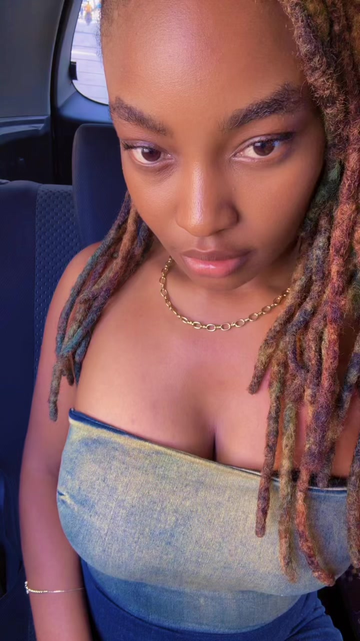 @Ange Carla🇭🇹