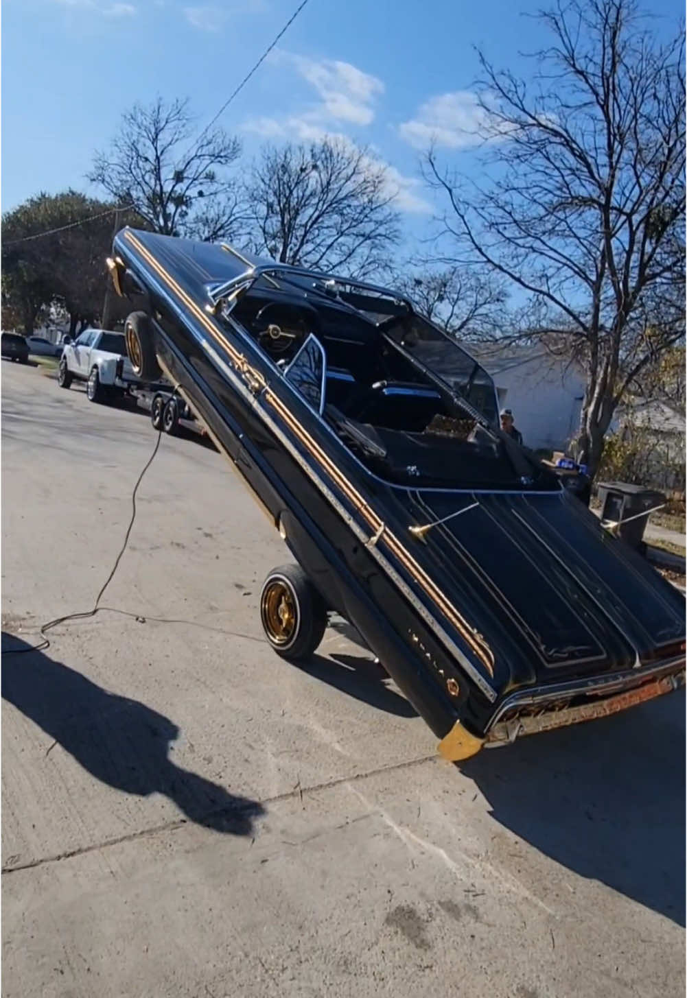 @Lowrider_Avenue