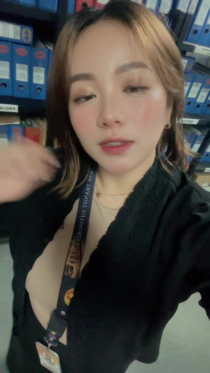 @justangelaello_