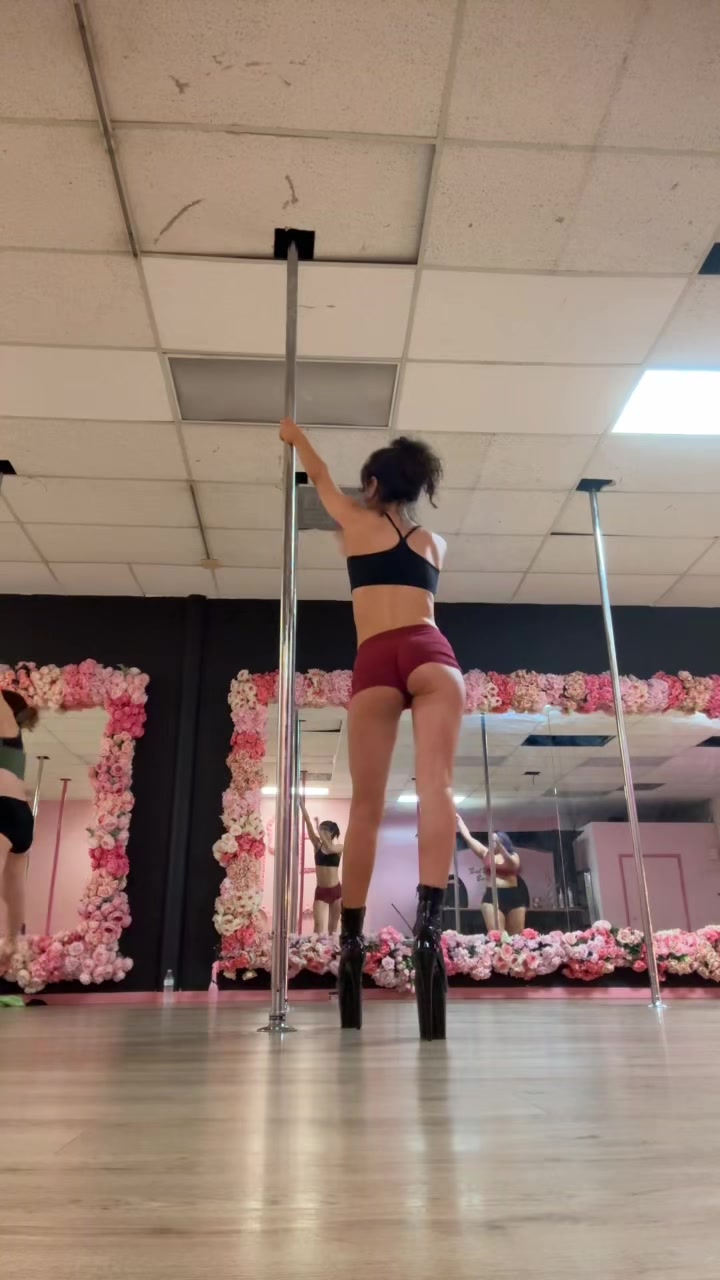 @adrianaaaa