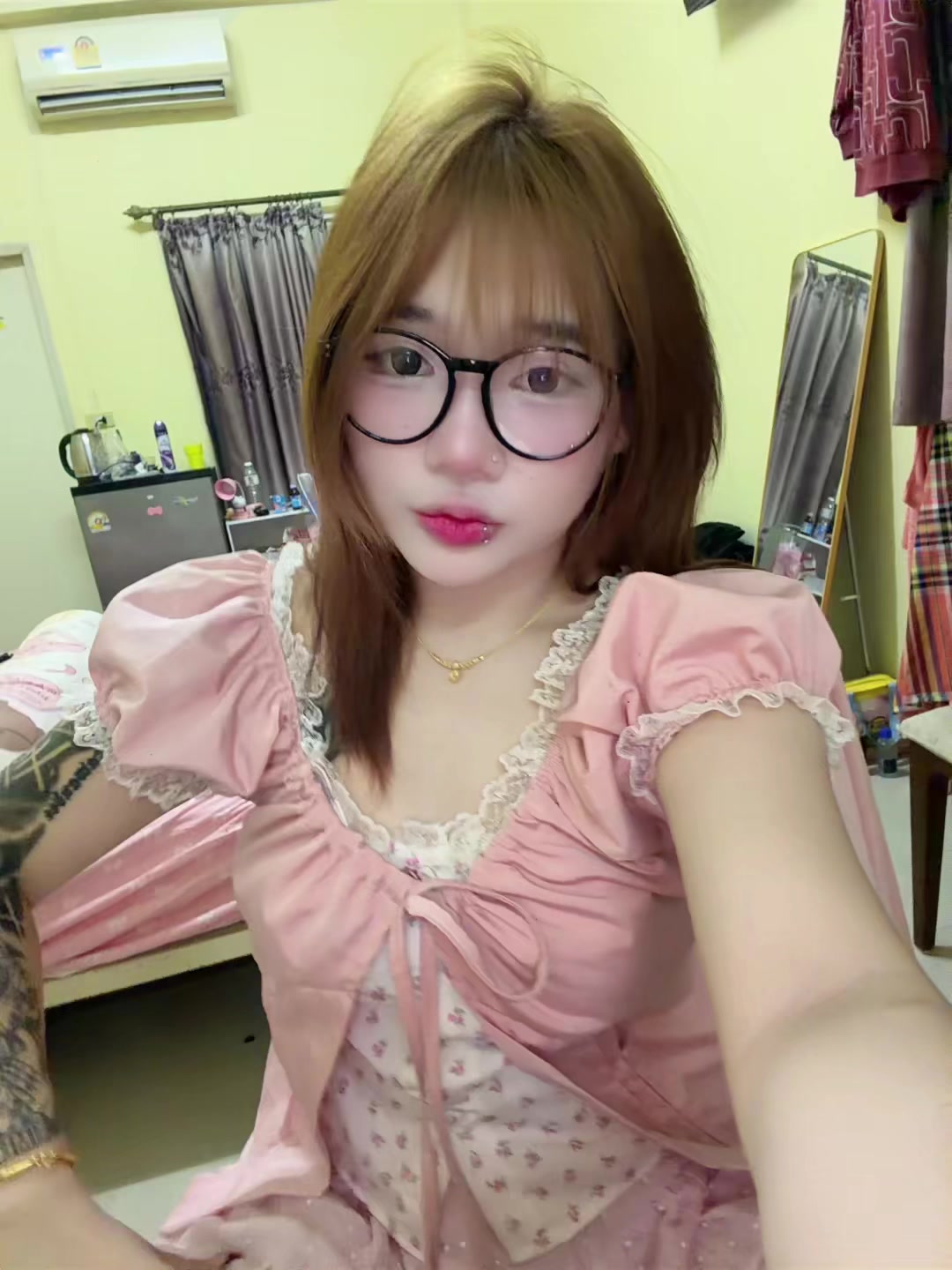 @🐽