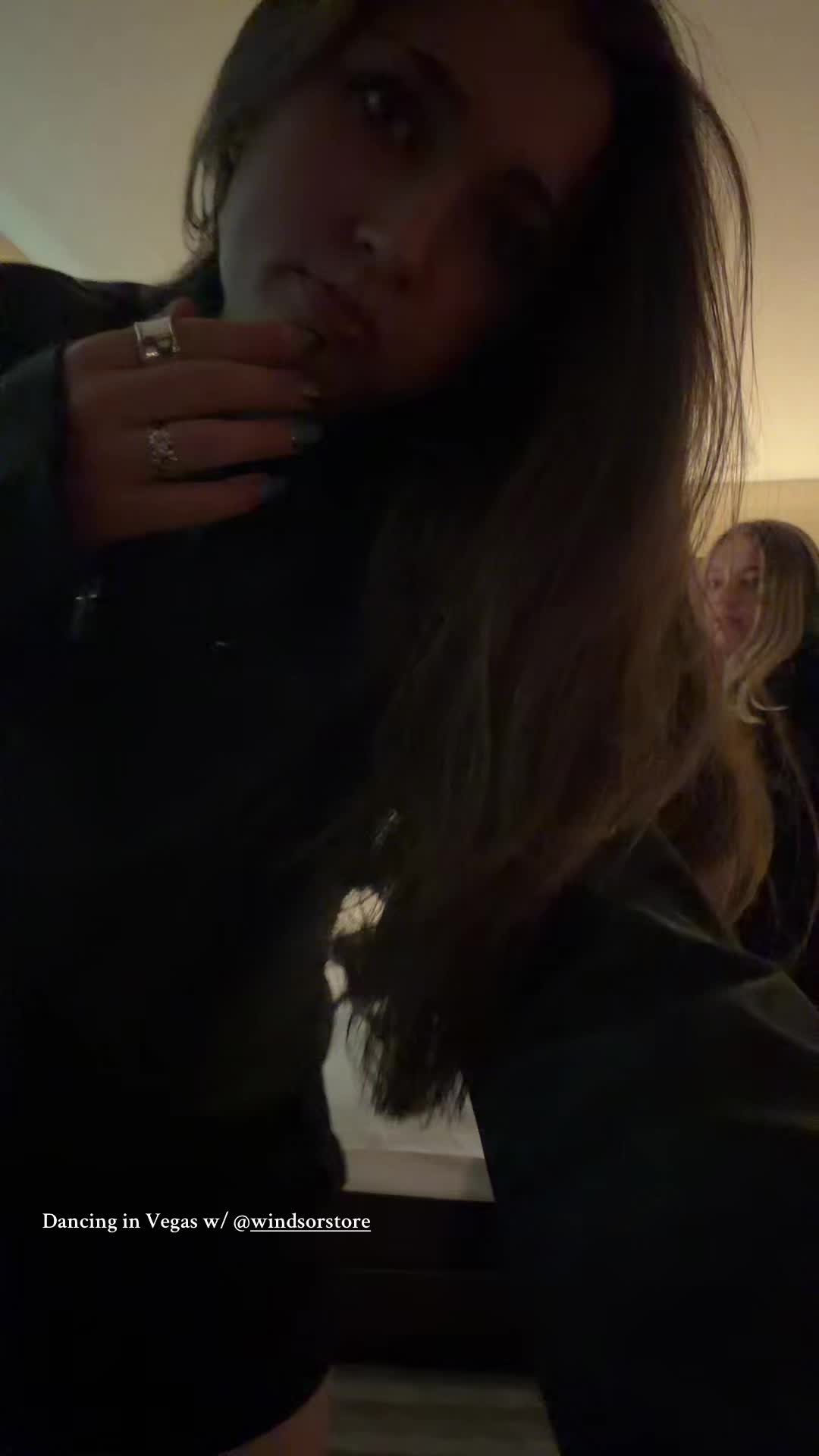 @Ella